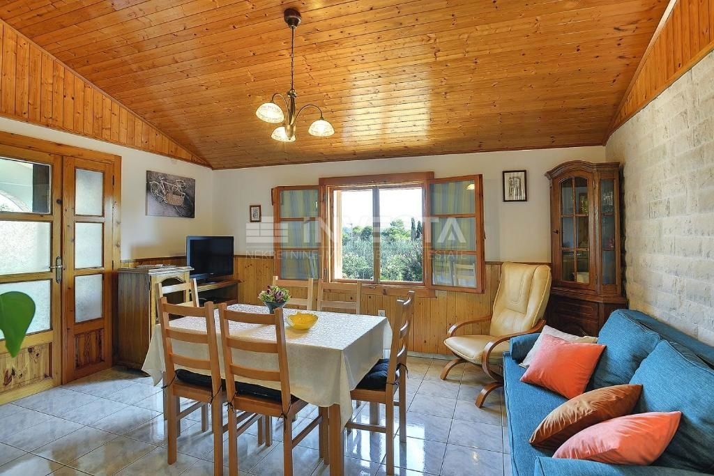 Banjole, samostojna hiša s čudovitim vrtom, 150 m od morja