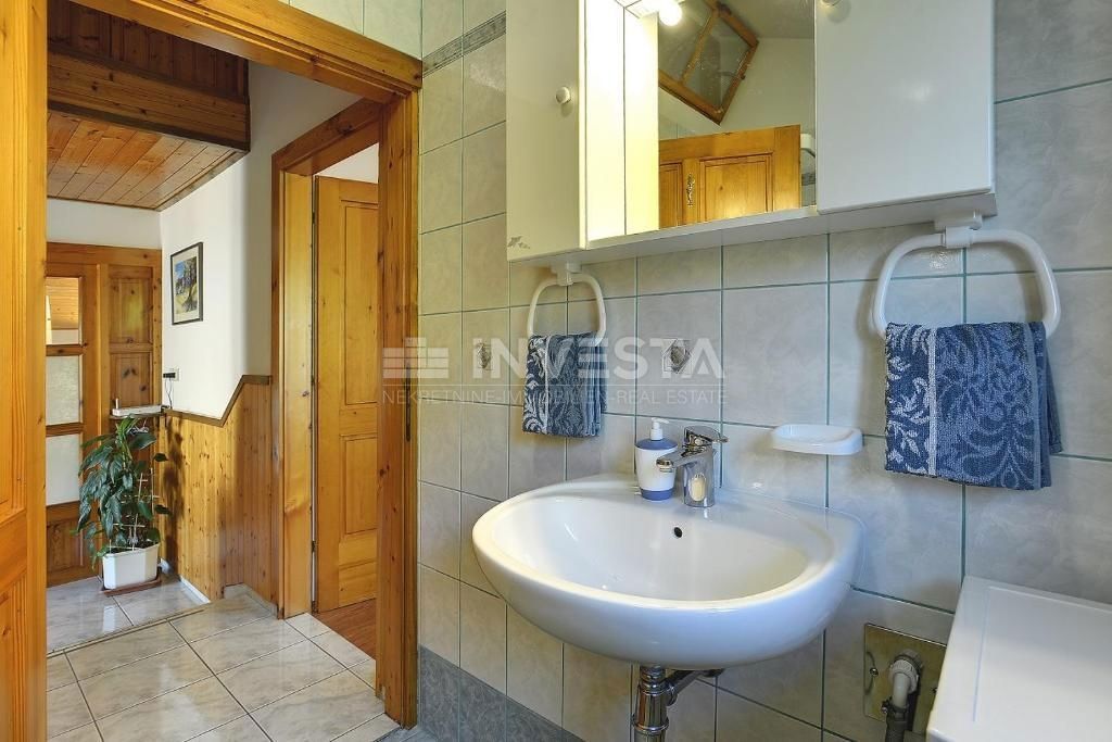 Banjole, samostojna hiša s čudovitim vrtom, 150 m od morja