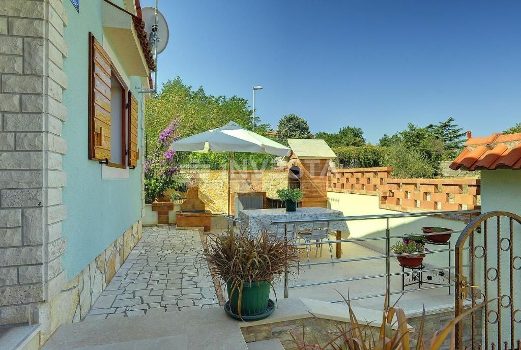Banjole, samostojna hiša s čudovitim vrtom, 150 m od morja