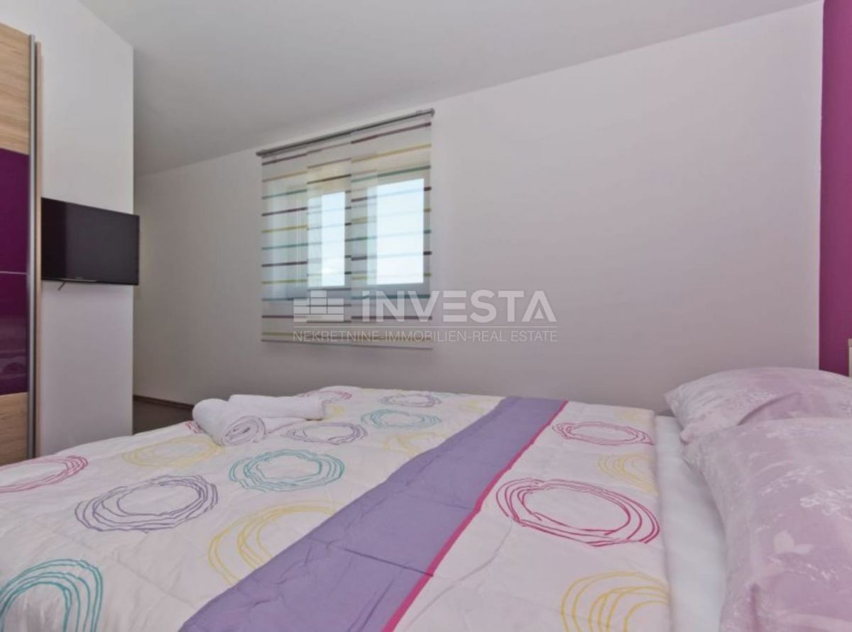 Vodnjan, moderna vila s bazenom, 4 spalnice
