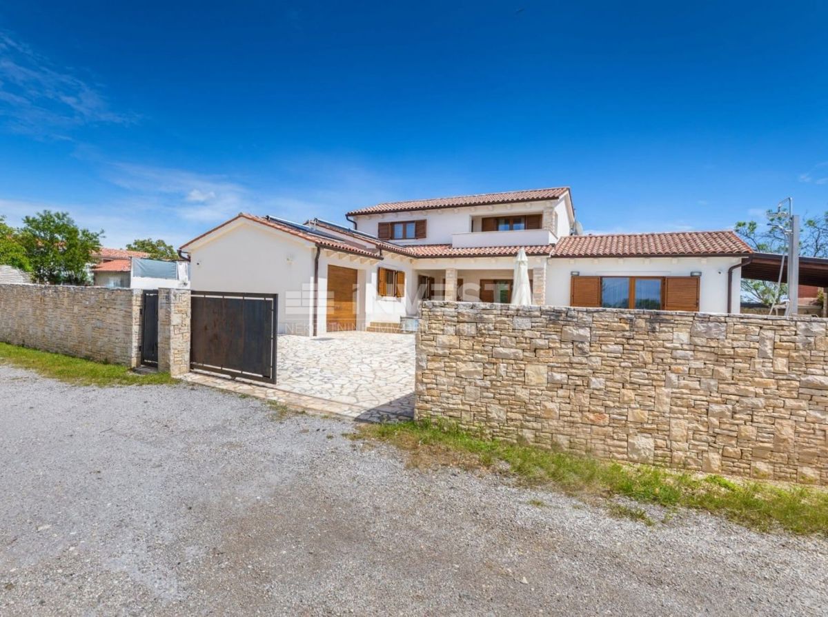 Vodnjan, moderna vila s bazenom, 4 spalnice