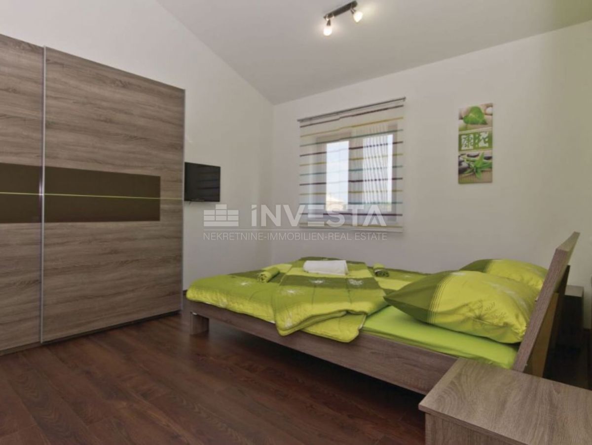 Vodnjan, moderna vila s bazenom, 4 spalnice