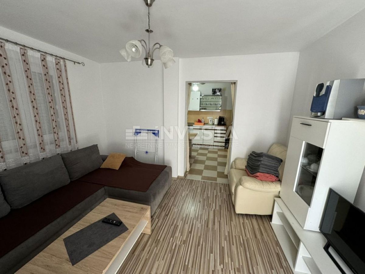 Fažana, Valbandon – Samostojna hiša z dvema stanovanjema, blizu morja