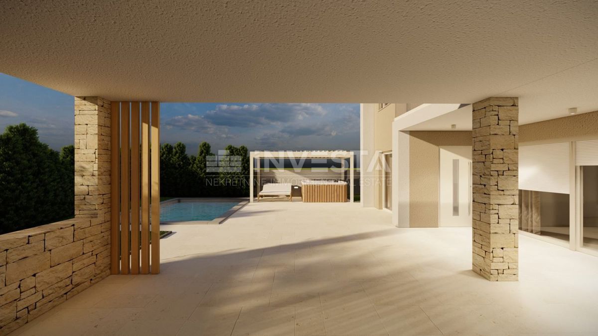 Hiša s bazenom in odprtim pogledom na naravo, mirno okolje