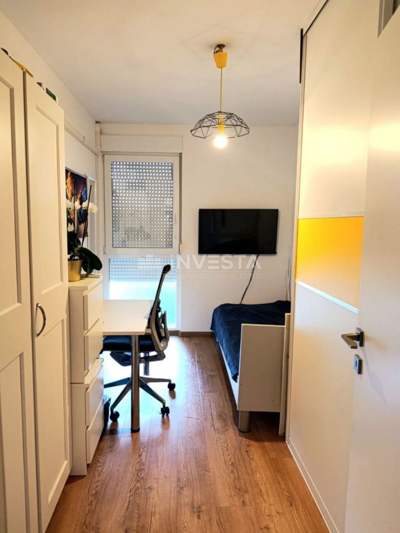 Pula, Vidikovac, prenovljeno stanovanje v 3. nadstropju z dvigalom, 2 spalnici in balkon