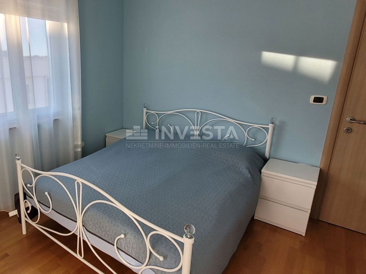 Prostorno stanovanje s 3 spalnicami, 2 terasama in pogledom na morje