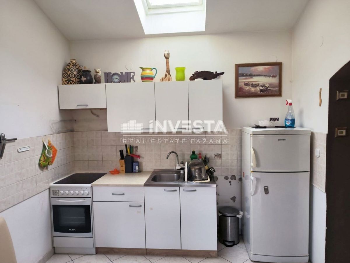 Poreč, dvosobno stanovanje s pogledom na morje, 60 m2