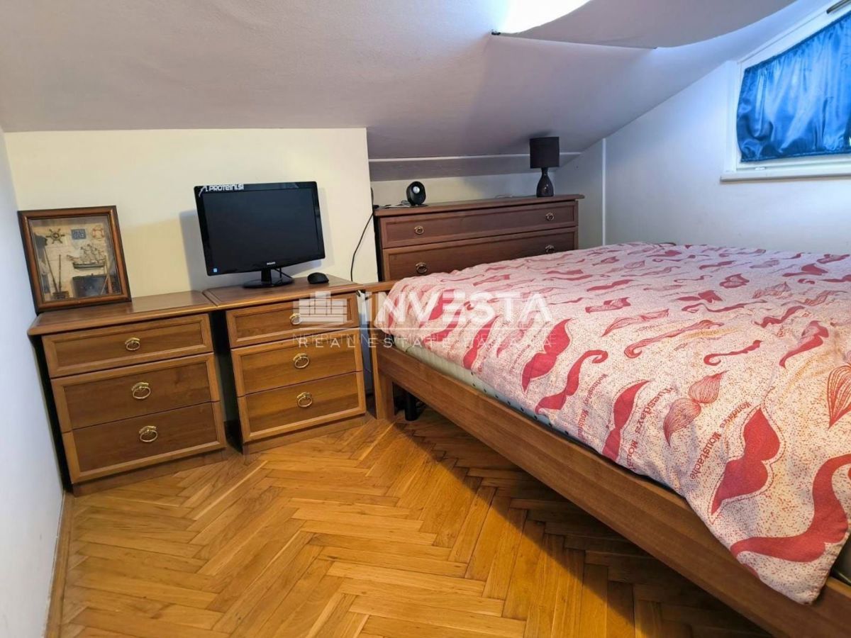 Poreč, dvosobno stanovanje s pogledom na morje, 60 m2