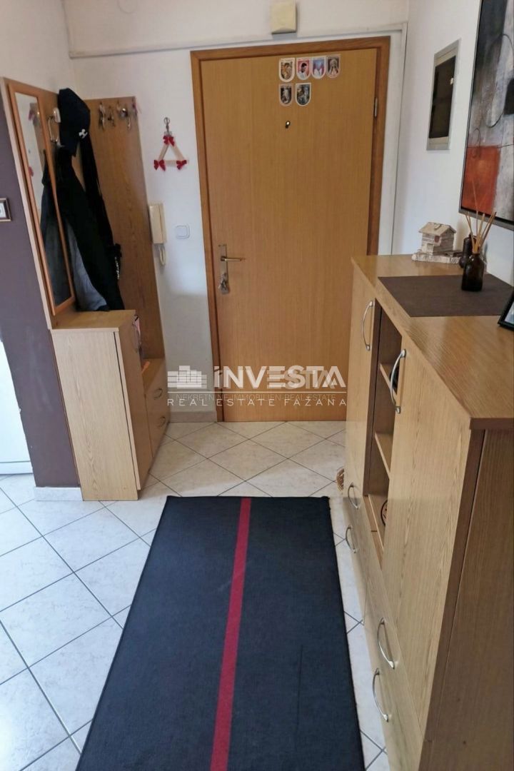 Poreč, dvosobno stanovanje s pogledom na morje, 60 m2
