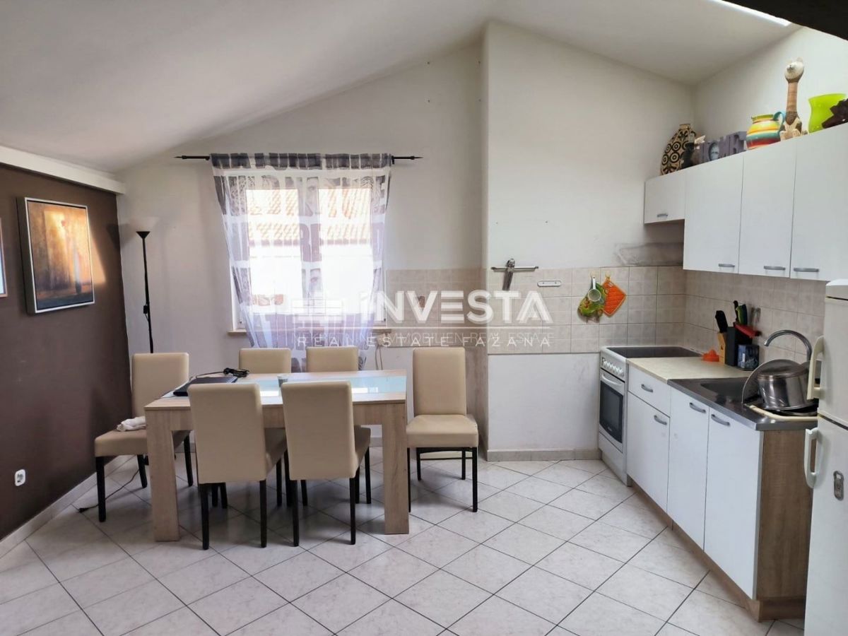 Poreč, dvosobno stanovanje s pogledom na morje, 60 m2