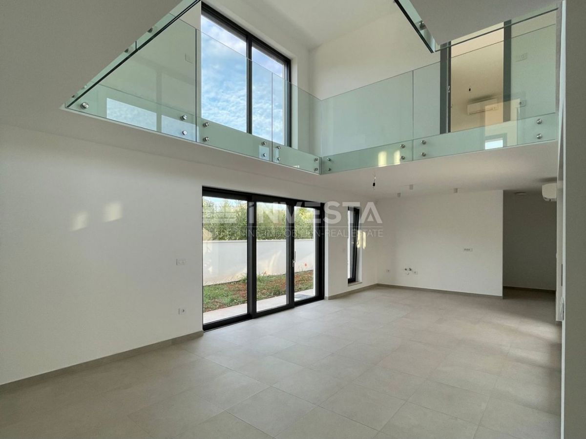 Medulin, sodobna vila s bazenom, blizu morja