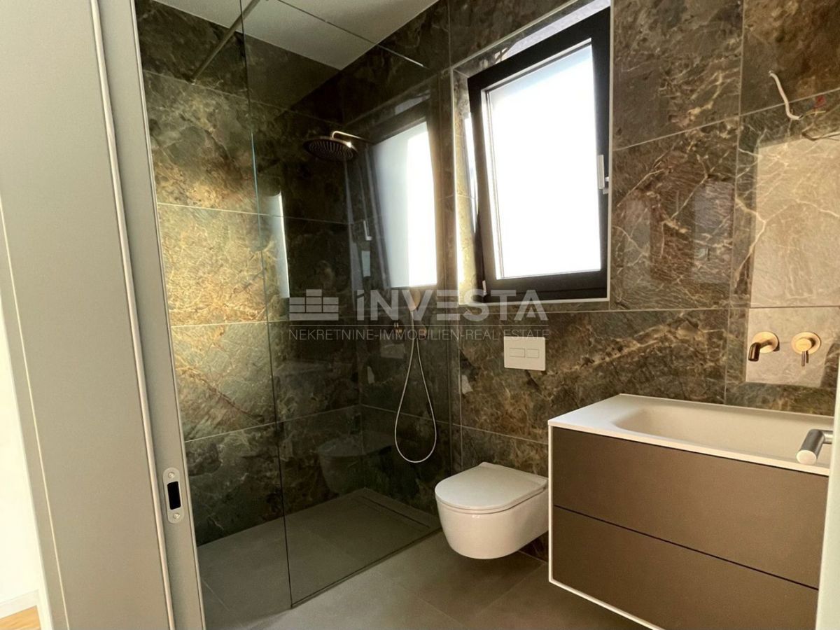 Medulin, sodobna vila s bazenom, blizu morja