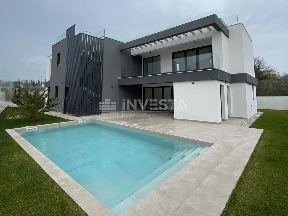 Medulin, sodobna vila s bazenom, blizu morja