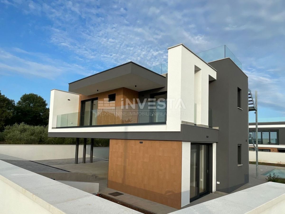 Medulin, sodobna vila s bazenom, blizu morja