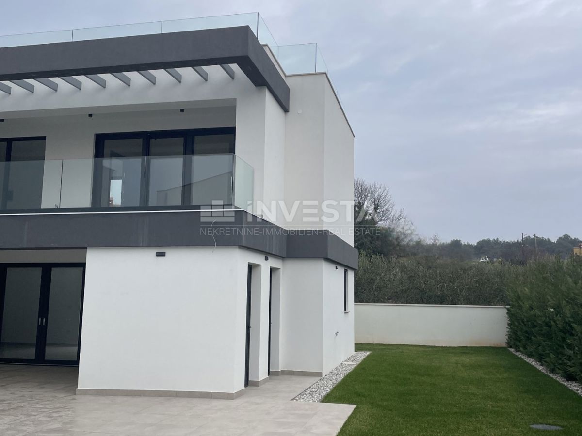 Medulin, sodobna vila s bazenom, blizu morja