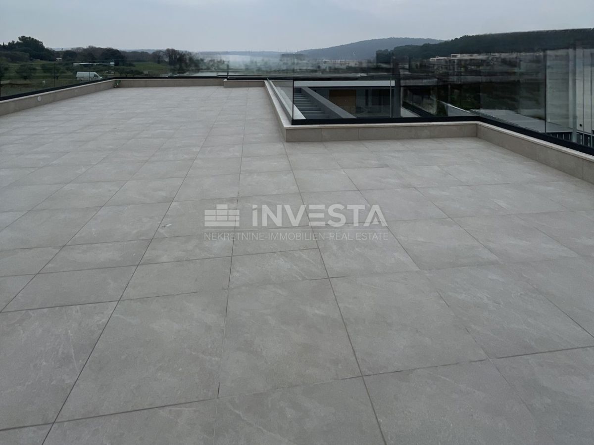 Medulin, sodobna vila s bazenom, blizu morja