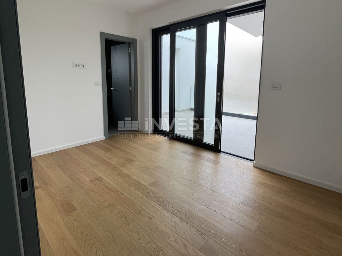 Medulin, sodobna vila s bazenom, blizu morja