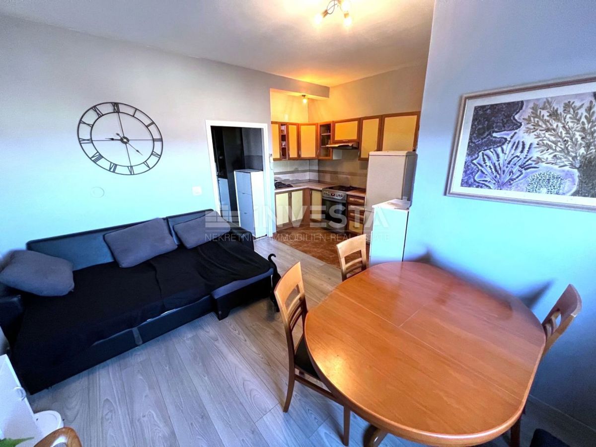 Peroj, stanovanje v prvem nadstropju, površine 42 m²