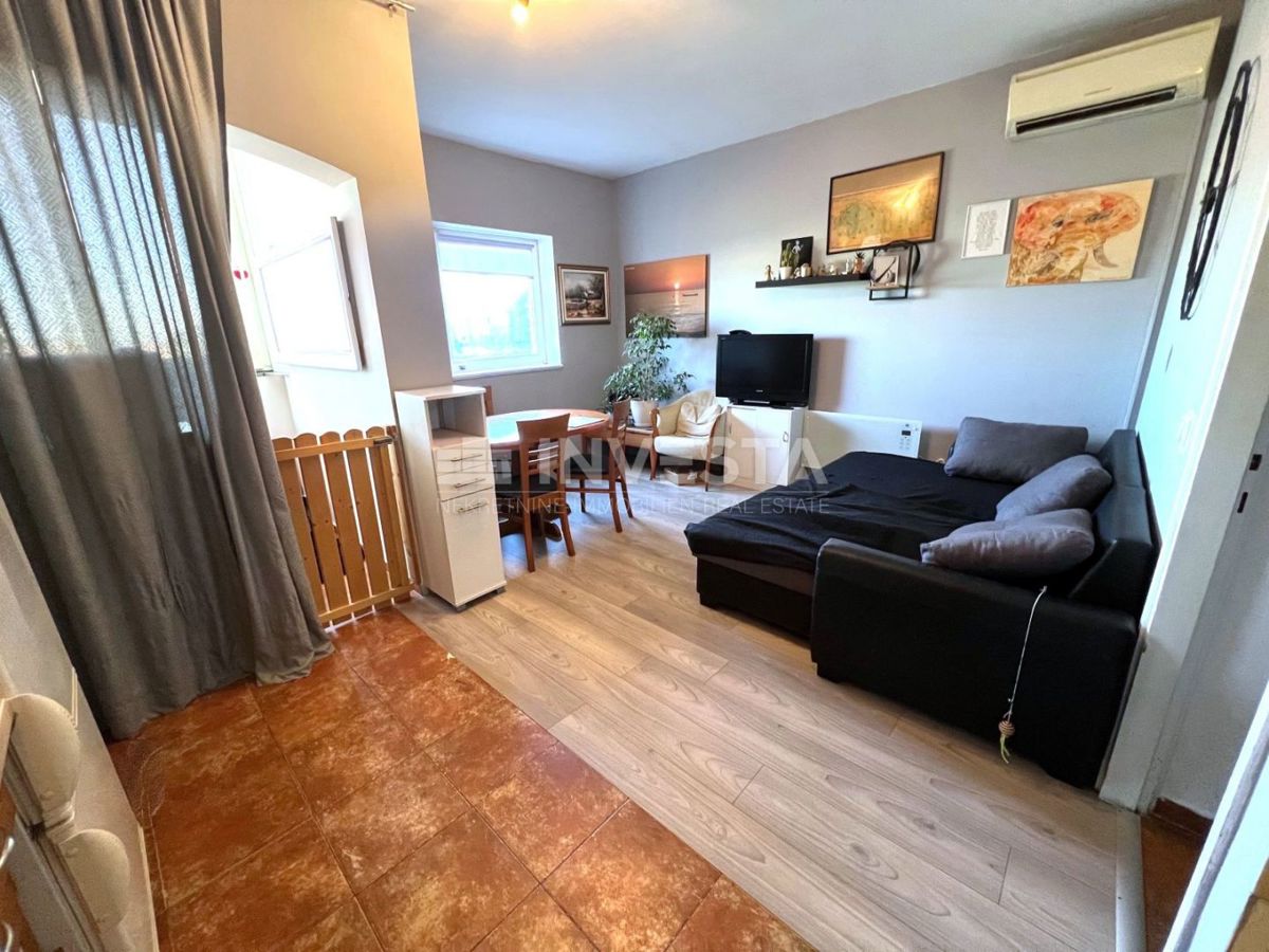 Peroj, stanovanje v prvem nadstropju, površine 42 m²