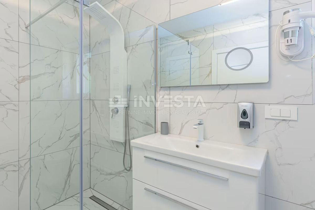 Moderna vila s bazenom