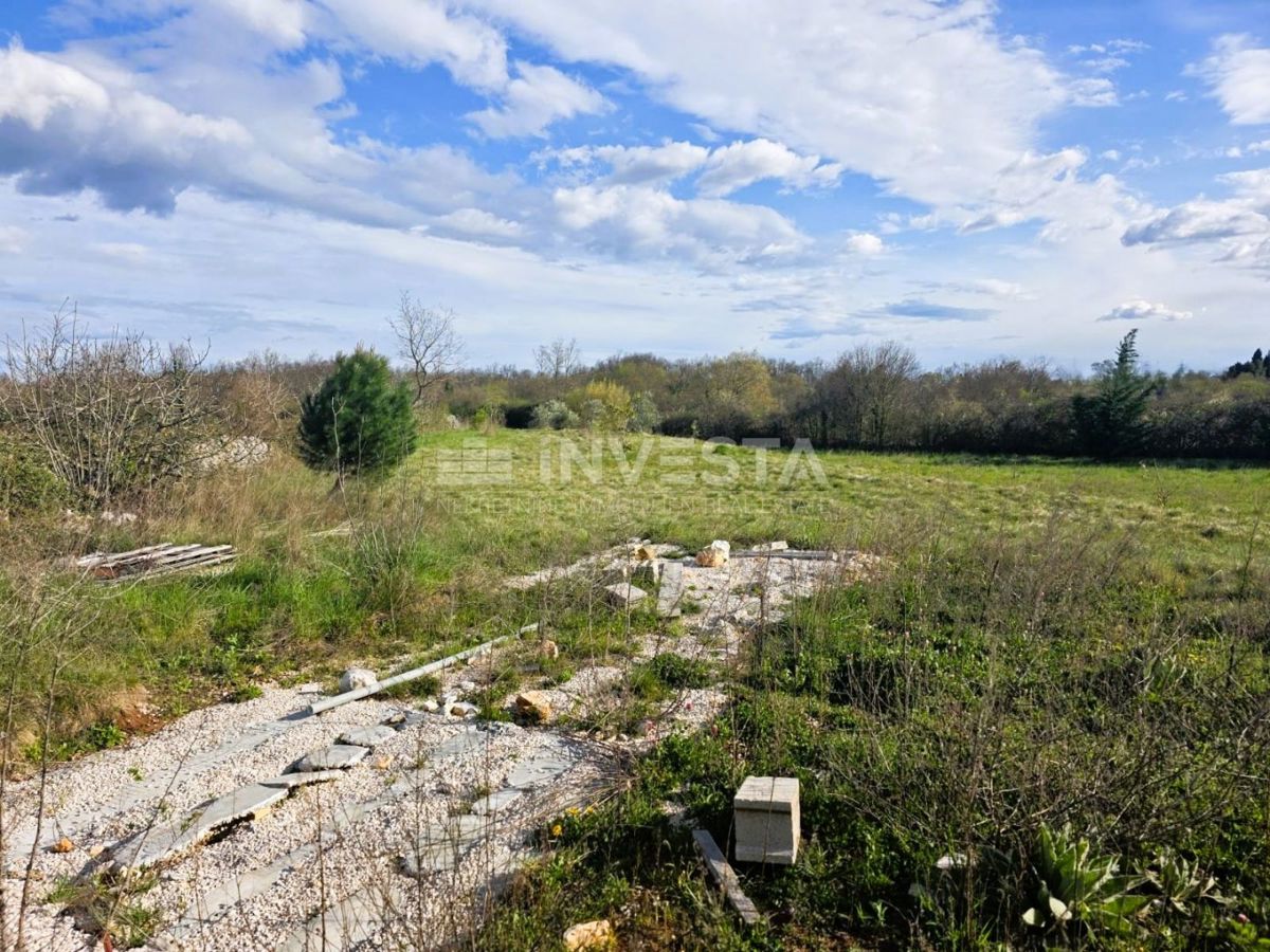 Zemljišče Žminj, 660m2