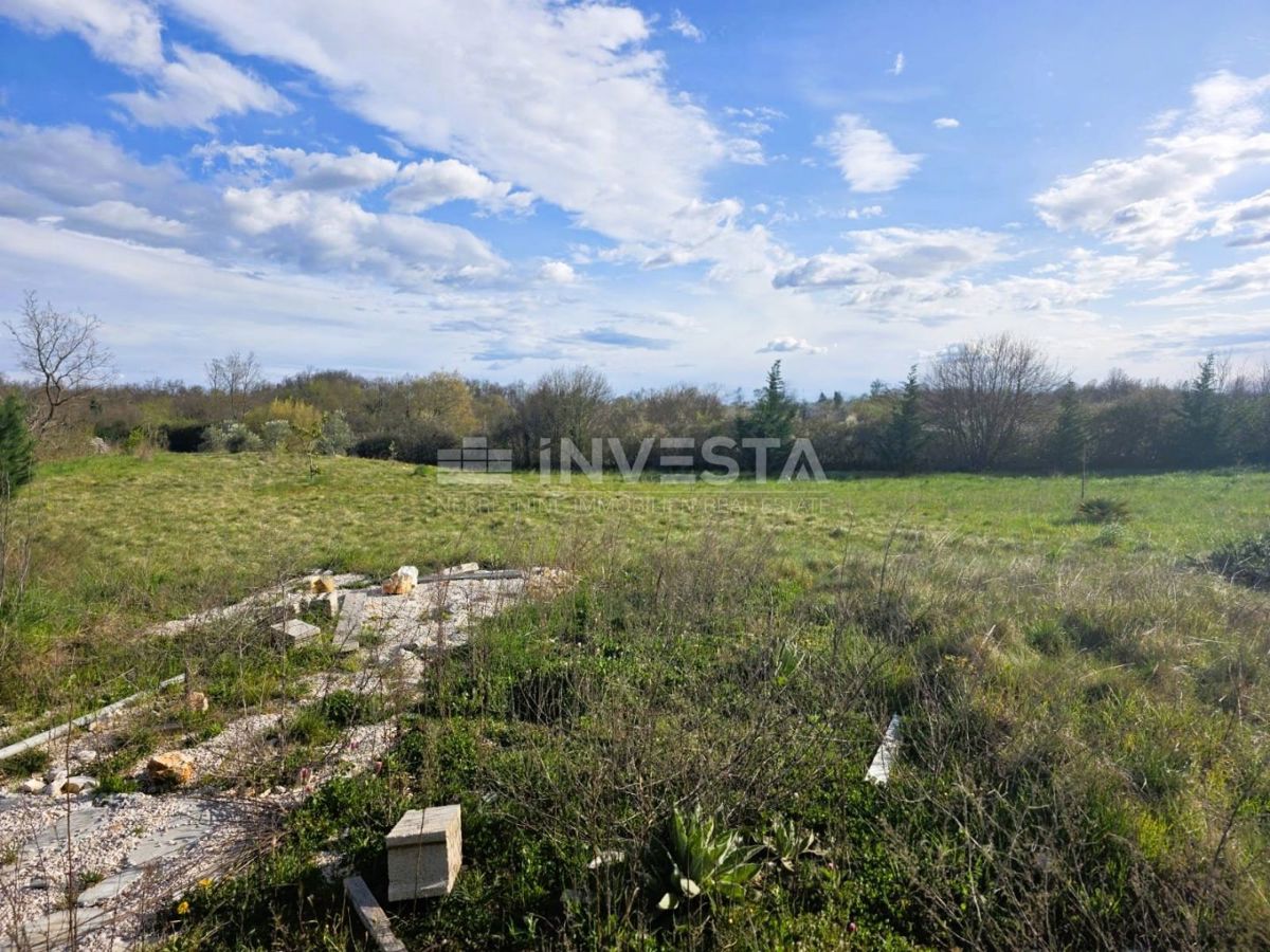 Zemljišče Žminj, 660m2