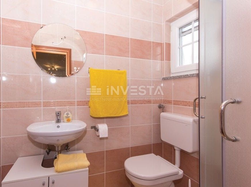 Barbariga, opremljena samostojna hiša z bazenom in garažo