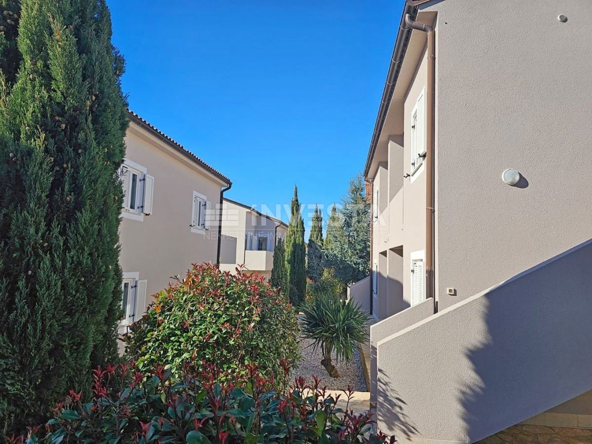 Medulin, apartma 72,35 m2 na vrhunski lokaciji, 2 spalnici, 200 m od morja