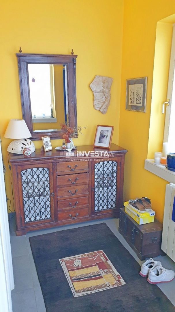 Medulin, Čudovita Opremljena Družinska Hiša z Garažo