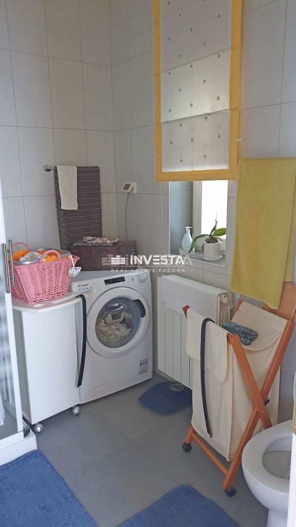Medulin, Čudovita Opremljena Družinska Hiša z Garažo