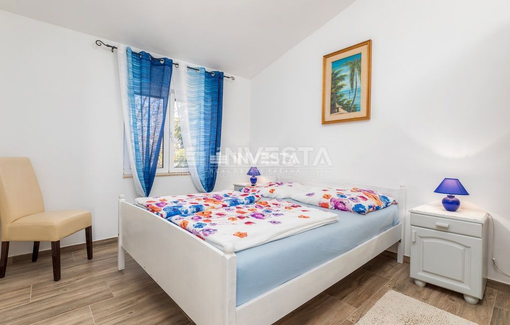 Fažana, Počitniška hiša 160m2, 450m od morja in plaž, 4 spalnice + kopalnica