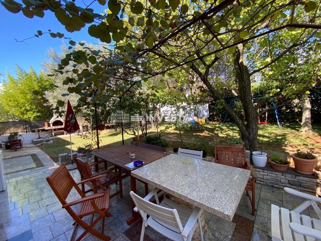 Fažana, Počitniška hiša 160m2, 450m od morja in plaž, 4 spalnice + kopalnica