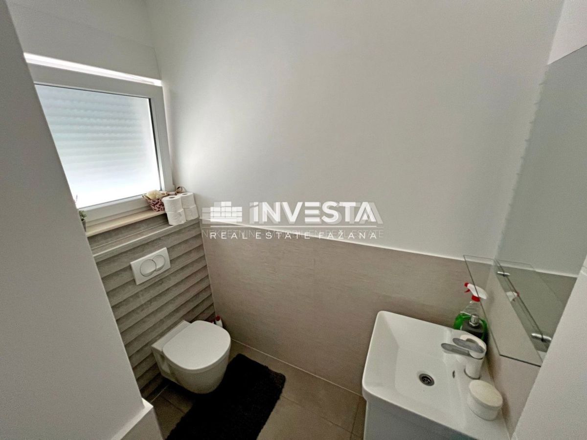 Okolica Vodnjana, moderna hiša s konobo, 240 m2