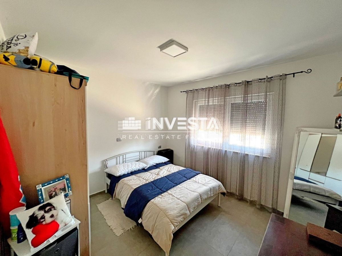 Okolica Vodnjana, moderna hiša s konobo, 240 m2