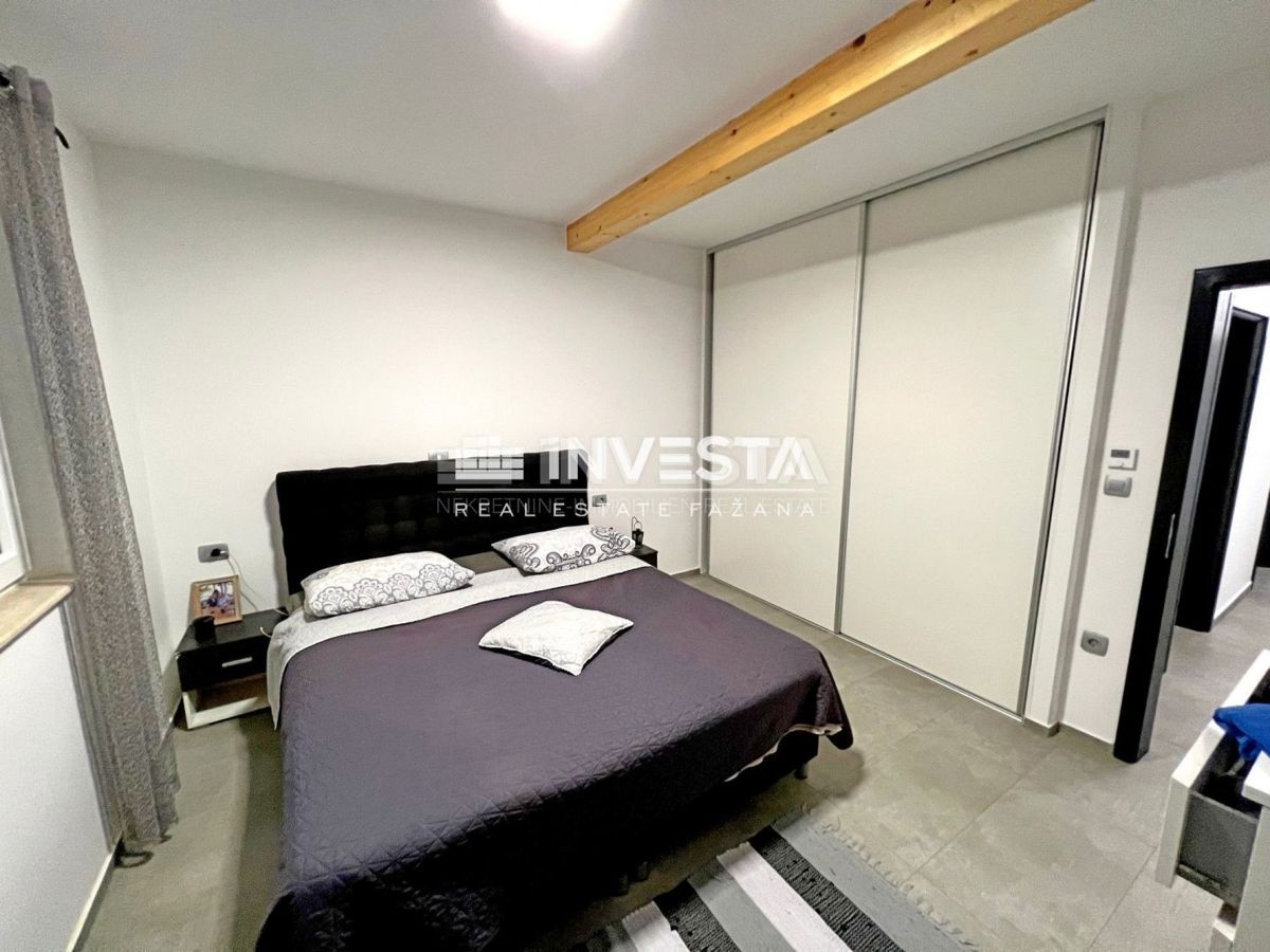 Okolica Vodnjana, moderna hiša s konobo, 240 m2