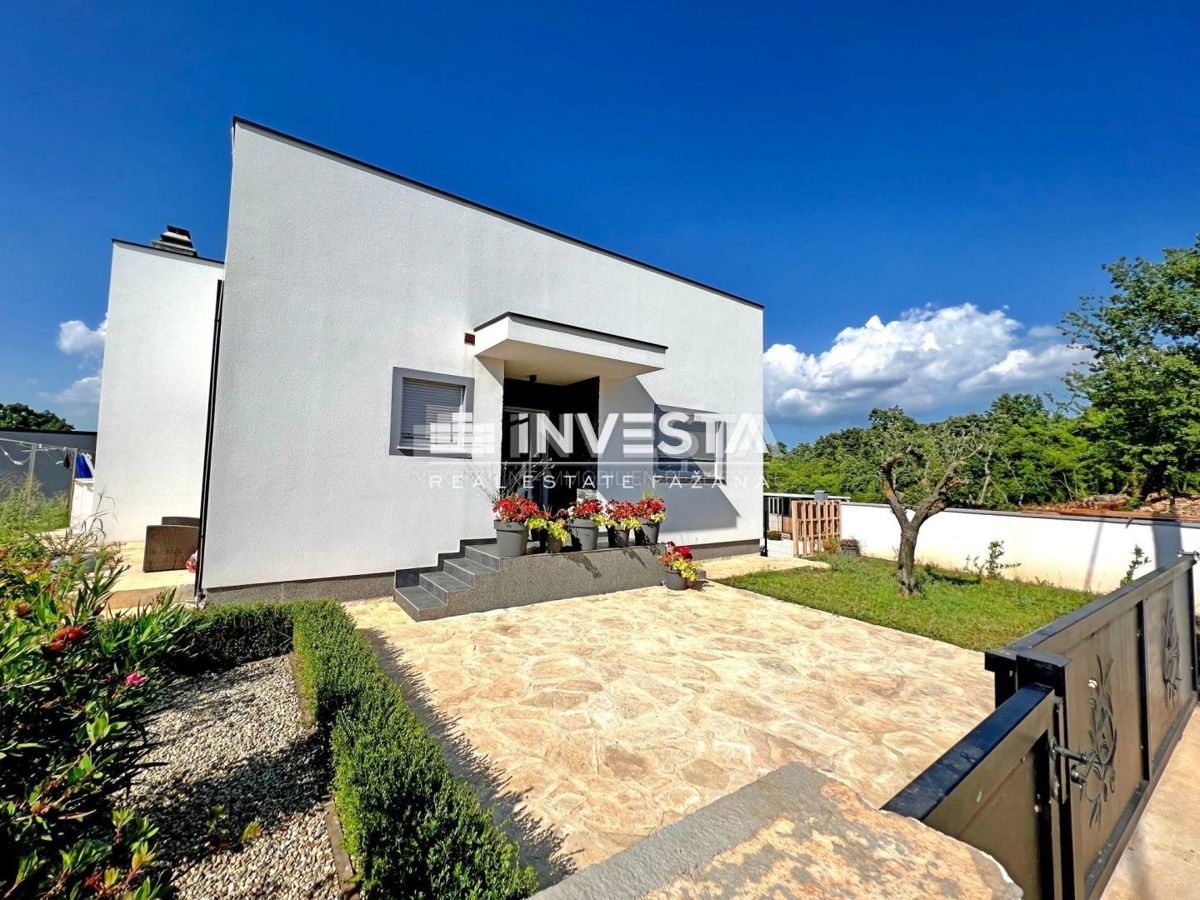 Okolica Vodnjana, moderna hiša s konobo, 240 m2