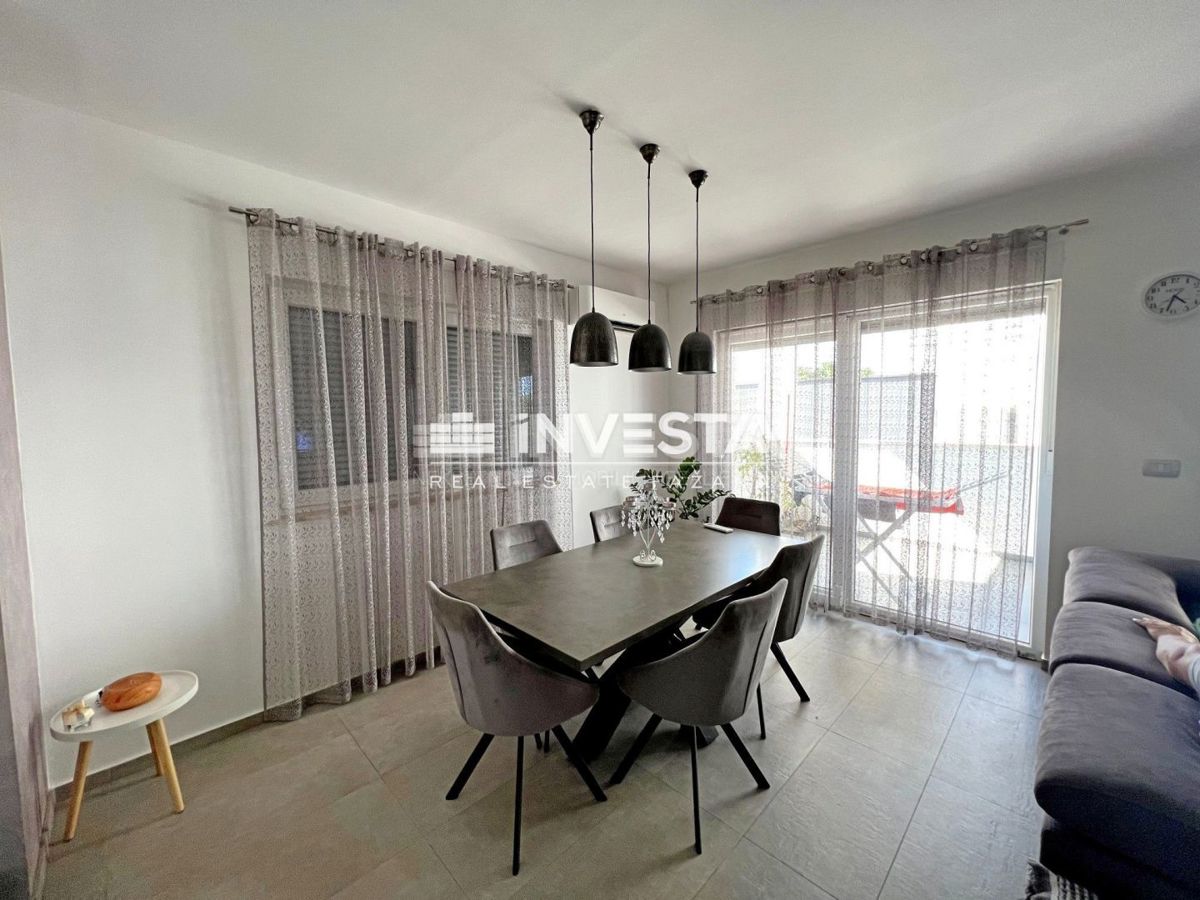Okolica Vodnjana, moderna hiša s konobo, 240 m2