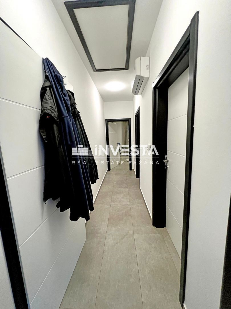 Okolica Vodnjana, moderna hiša s konobo, 240 m2