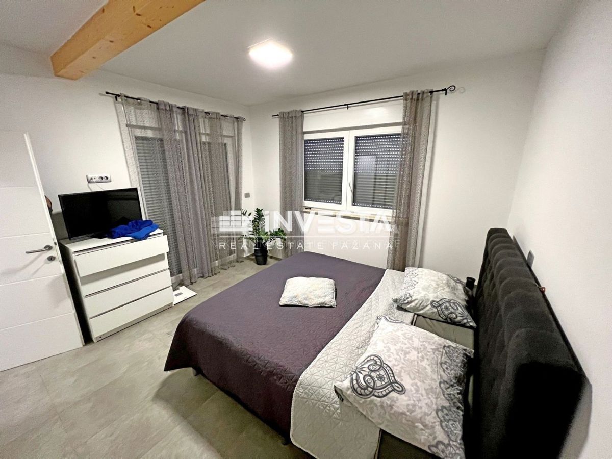 Okolica Vodnjana, moderna hiša s konobo, 240 m2