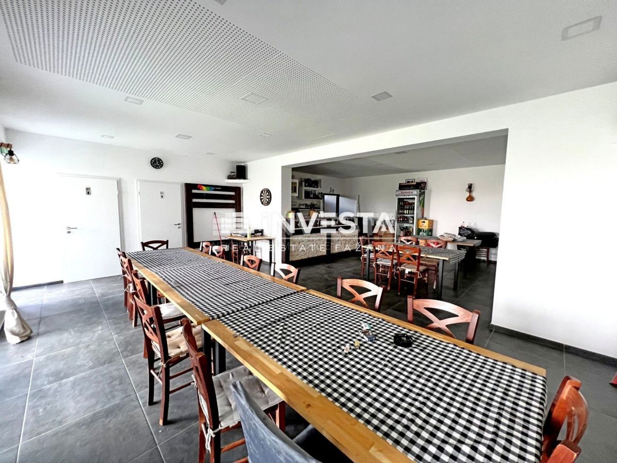 Okolica Vodnjana, moderna hiša s konobo, 240 m2