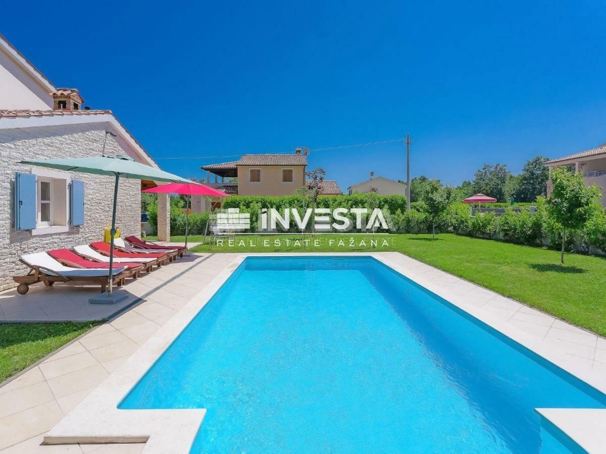 Okolica Marčane, Rustikalna istrska vila z bazenom, 160 m²