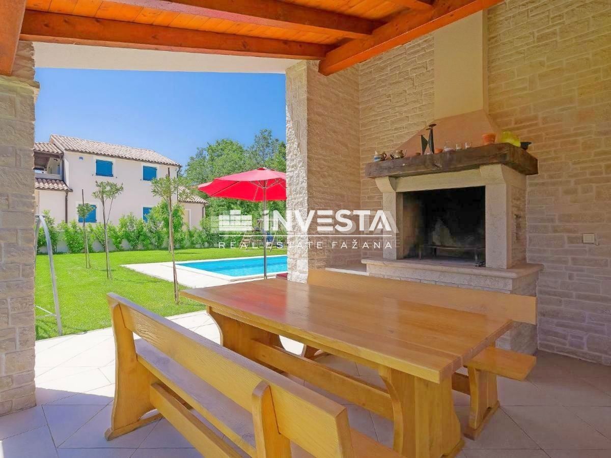 Okolica Marčane, Rustikalna istrska vila z bazenom, 160 m²