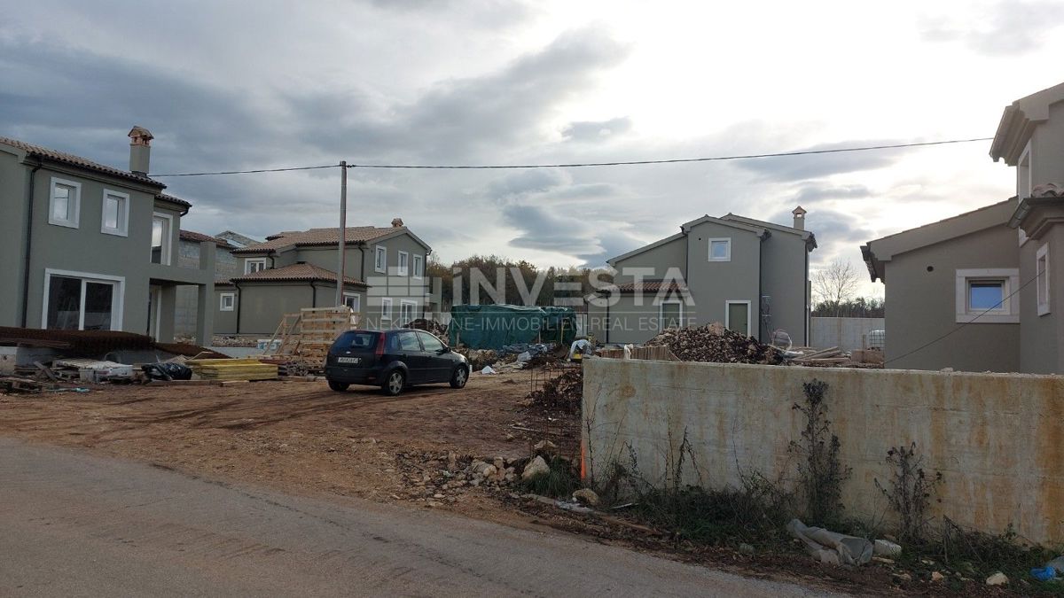 Tinjan, Kompleks 5 Vil z Bazeni