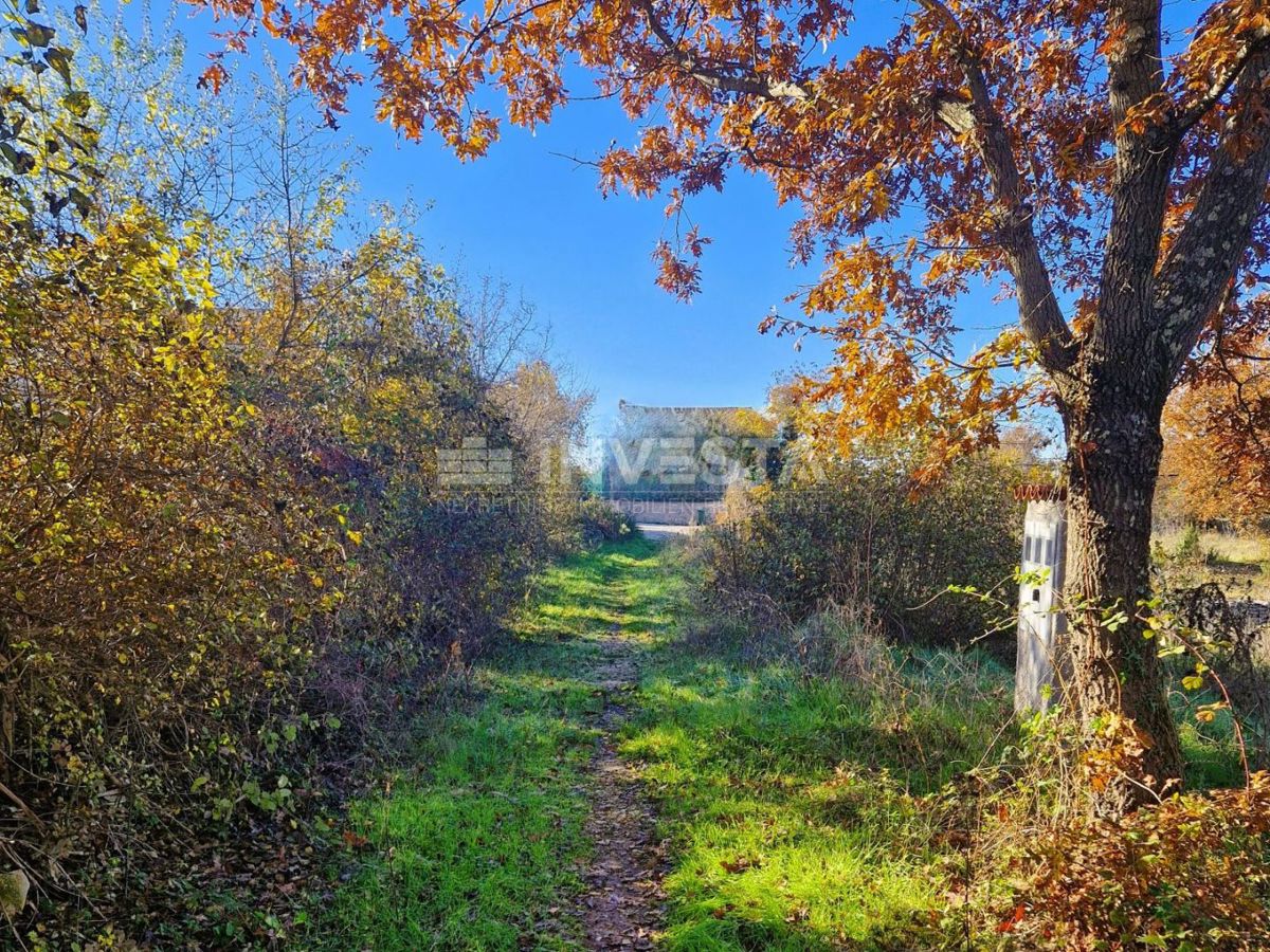 Štokovci - stanovanjska parcela 645 m² in kmetijska parcela 1603 m²