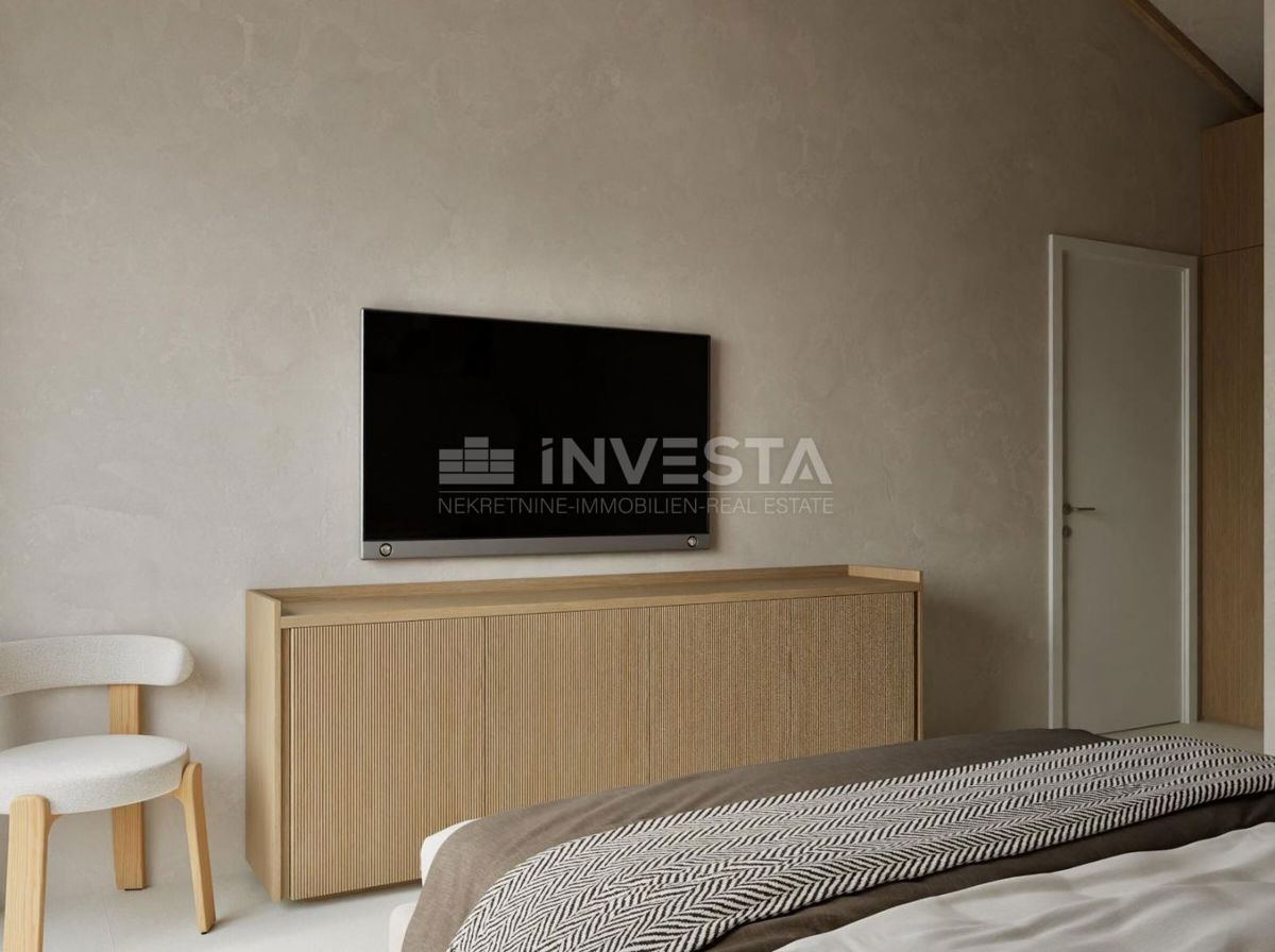 Okolica Labina, sodobna vila s bazenom in strešno teraso
