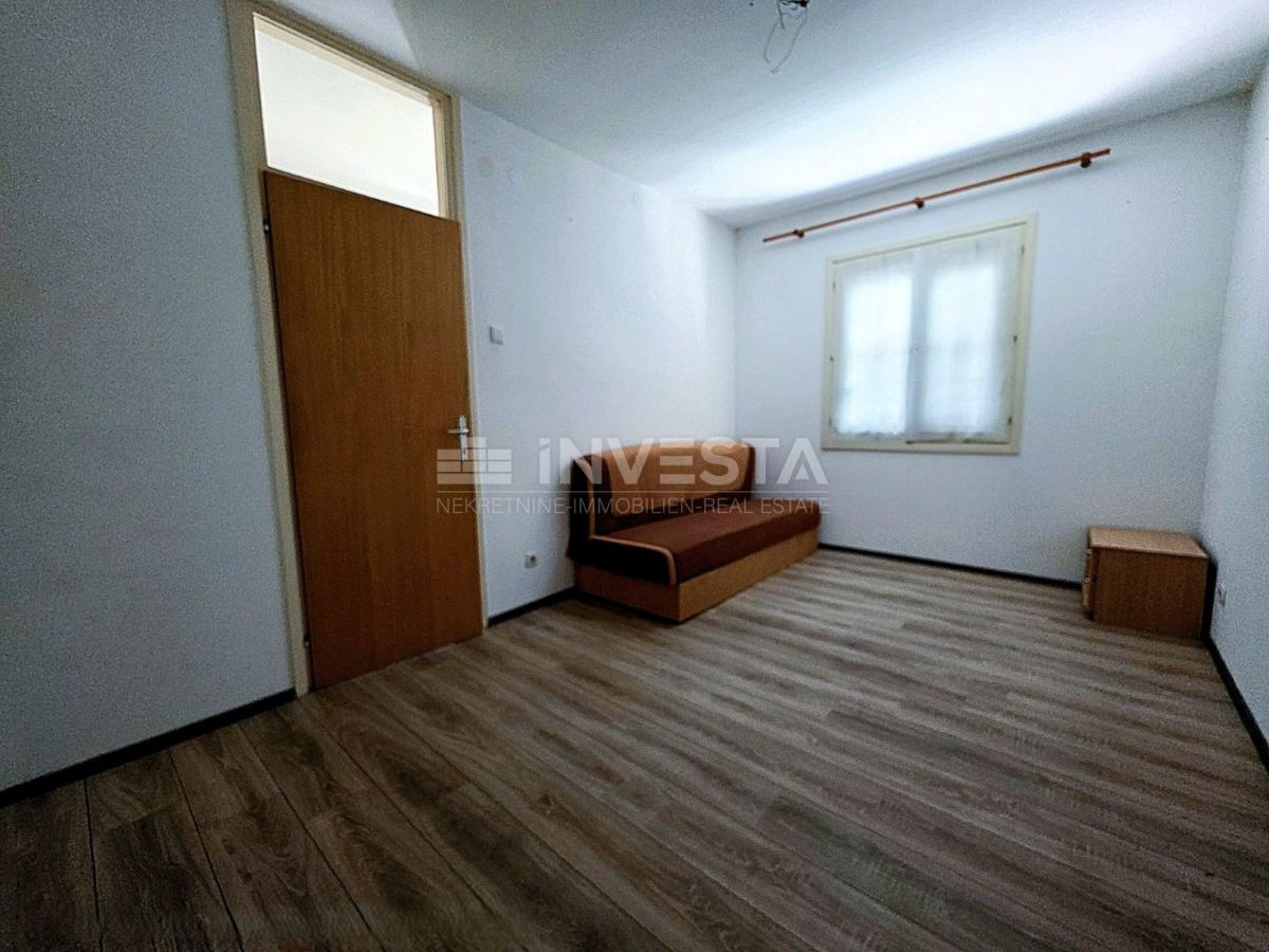 Dvosobno stanovanje s teraso in parkiriščem, blizu morja v Fažani