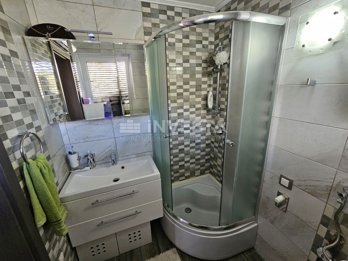 Duga Uvala, apartma s pogledom na morje, blizu plaže