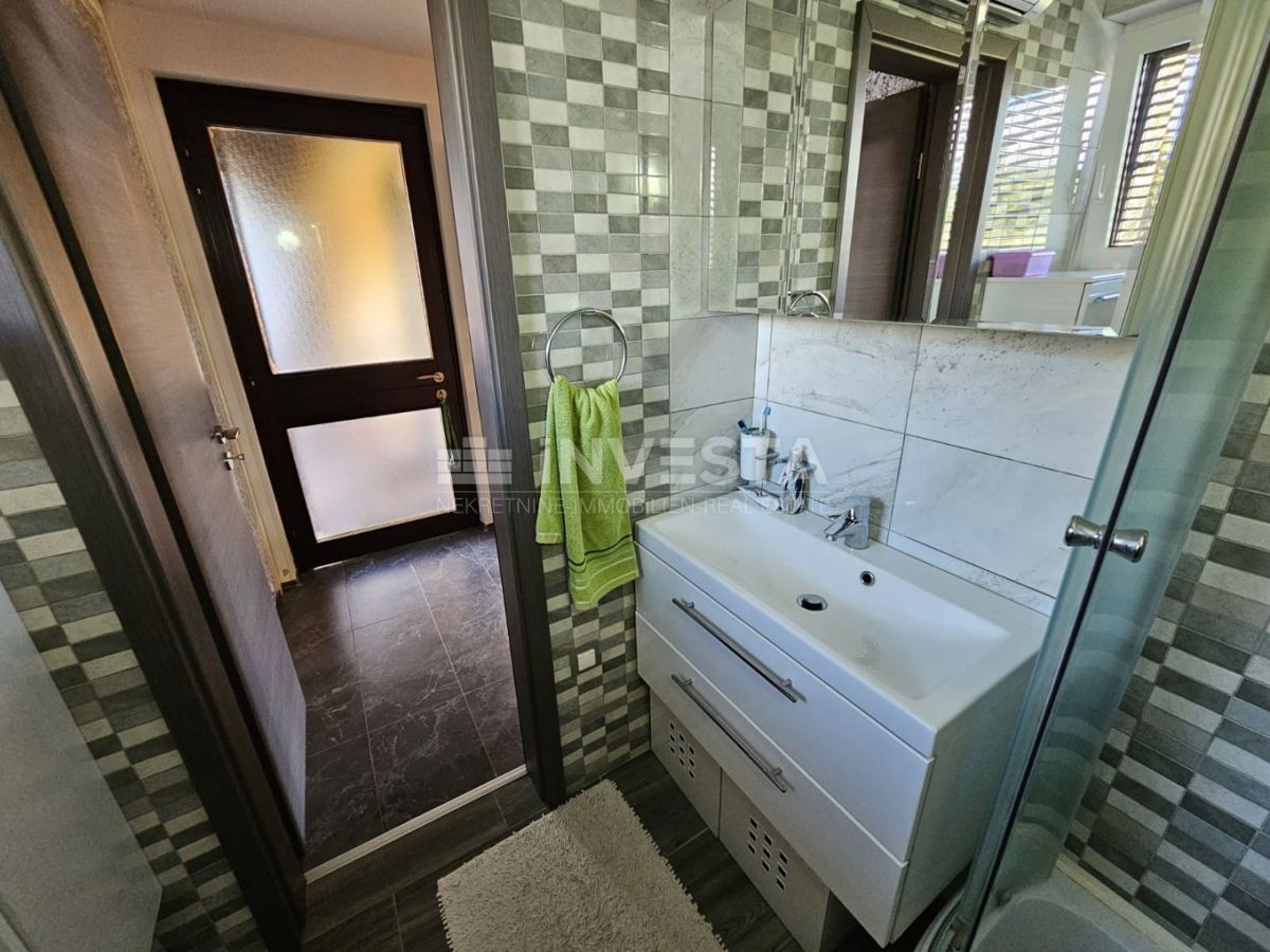 Duga Uvala, apartma s pogledom na morje, blizu plaže