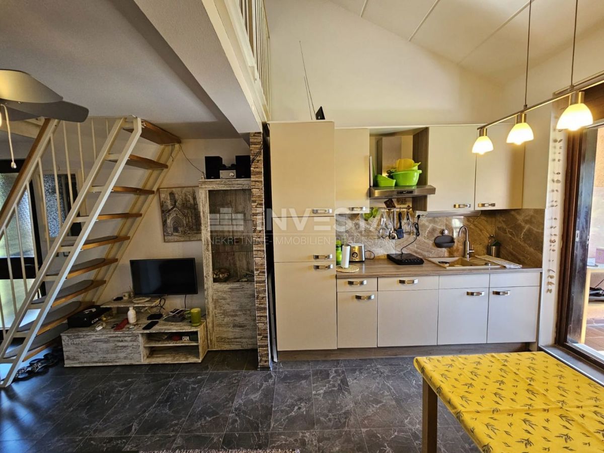 Duga Uvala, apartma s pogledom na morje, blizu plaže