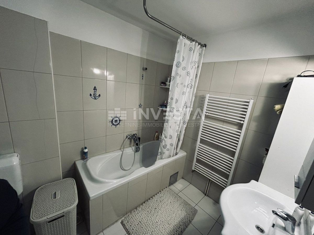 Pula, Vidikovac prostoren družinski apartma 84m2